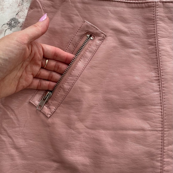 Forever 21 Y2K hot pink vegan leather mini skirt with pockets, size S Barbiecore - Picture 3 of 11